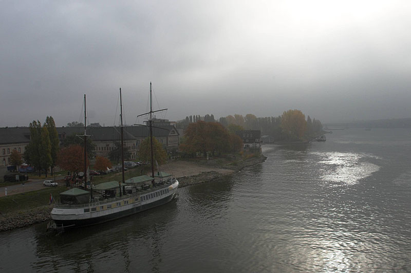 River Rhine near Mainz, Germany. (c) 2005 Klaus of Rad-Fernweh.de