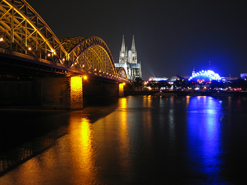 Cathedral Cologne by night, (c) 2005 Klaus of Rad-Fernweh.de